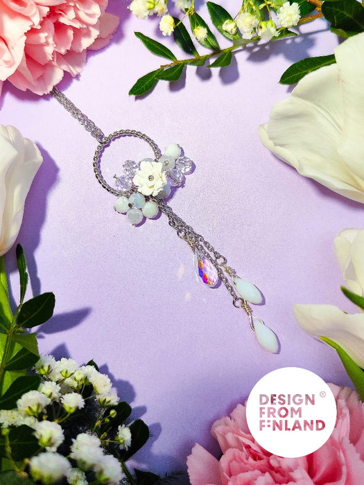 Midsummer rose necklace