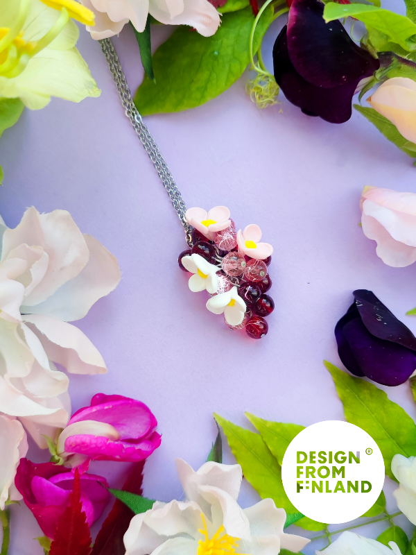 Oakleaf hydrangea necklace