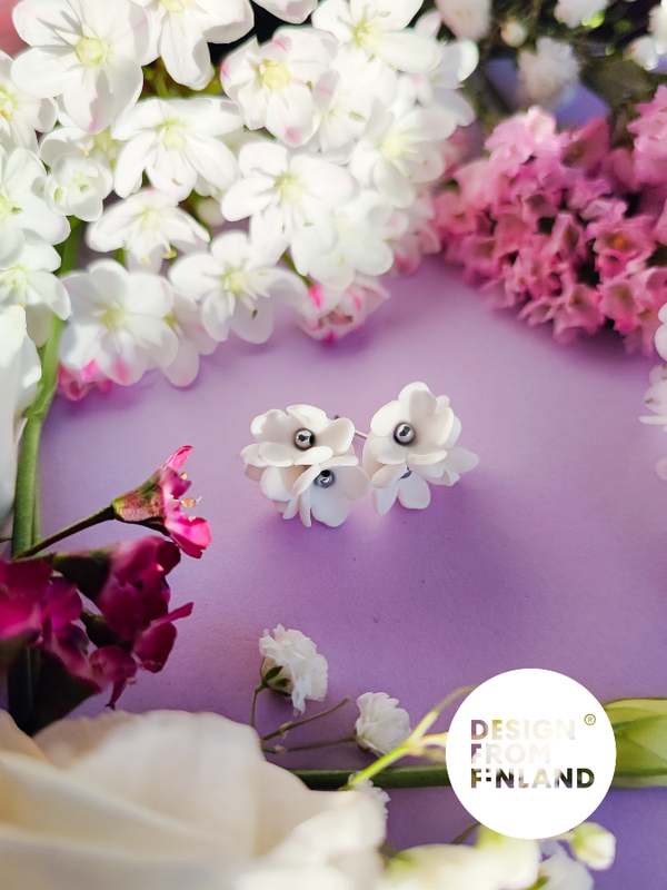 Frost flower stud earrings