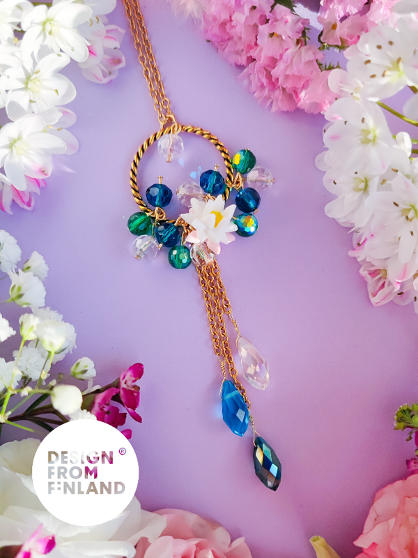 Water lily necklace
