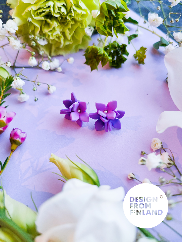 Lilac stud earrings