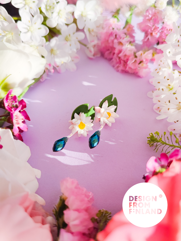 Water lily stud earrings